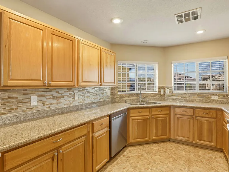 724 Picasso Picture Ct — Photo 10