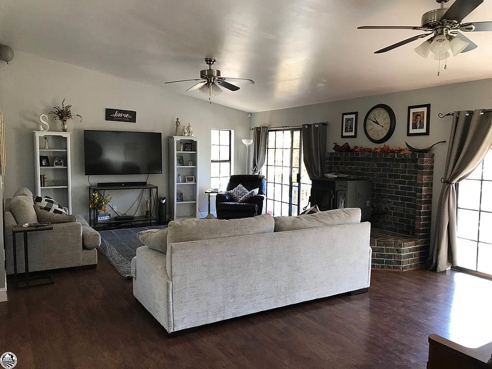 1st image of 12889 Hollow Dr