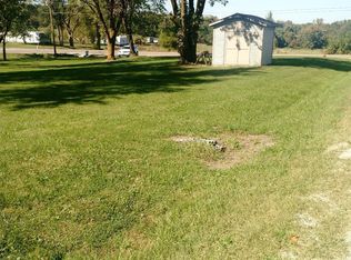 807 E Columbus St, Mount Ayr, IA 50854