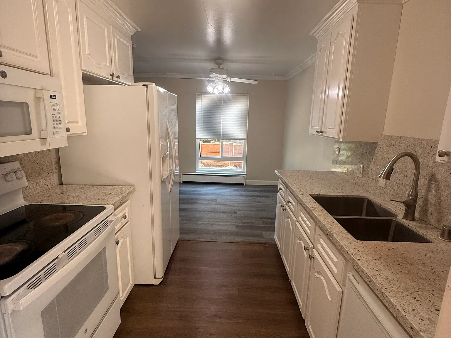 2 bed, 1195 sqft, $4,500 — Photo 3