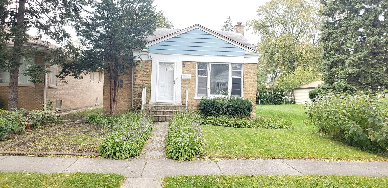 128 Morris Ave photo 1