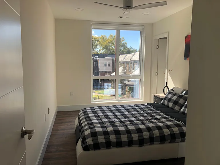 4910 Spruce St #401 — Photo 5