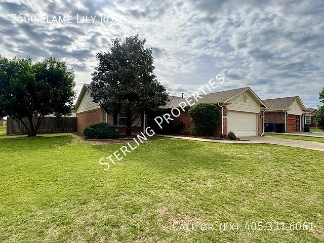 2500 Flame Lily Rd — Photo 2