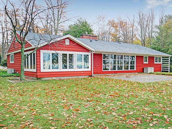 4th image of 2538 Lakeshore Dr
