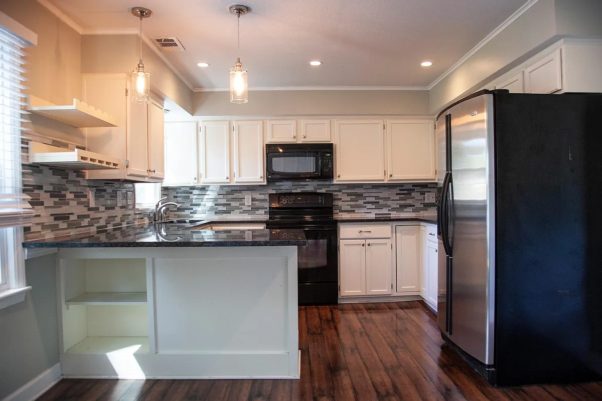 Brand new countertops! This is an awesome kitchen with updated appliances, deep sink and new blinds. - 11315 W 69th St