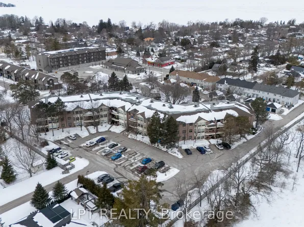 111 Grew Blvd #309, Georgina, ON L0E 1L0