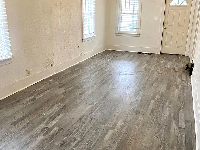 400 N Catherine St — Photo 6