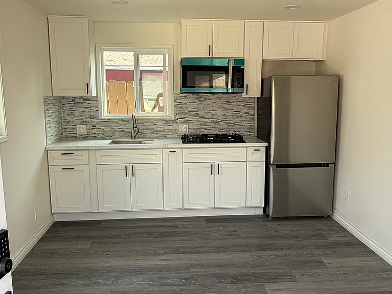 2513 W Occidental St #3 — Photo 2
