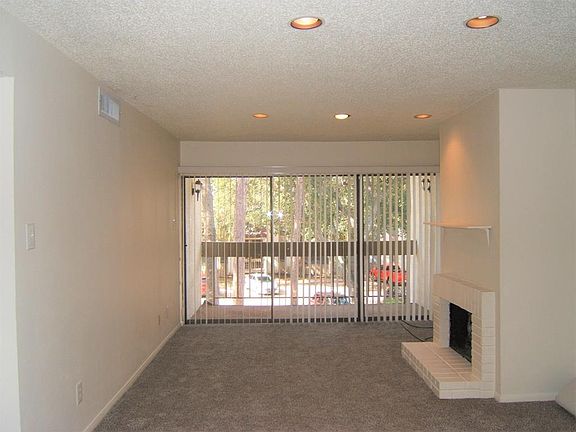 5th image of 12100 Melville Dr APT 204