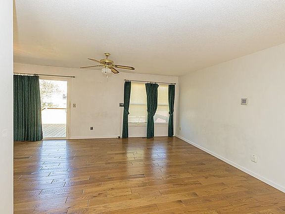 5th image of 1725 Iowa Cir