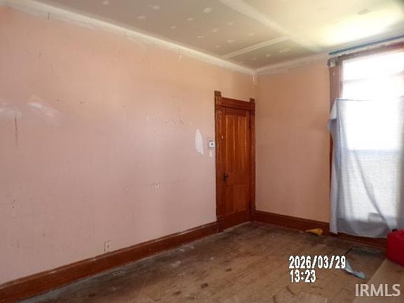 4th image of 6 N Walnut St