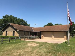 709 Round Top Rd, Round Top, TX 78954