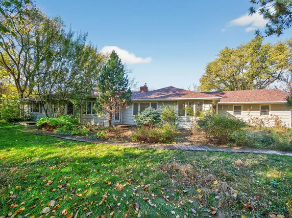 10371 Inver Grove Trl, Inver Grove Heights, MN 55077