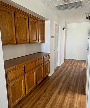 5th image of 10440 Trumbull St