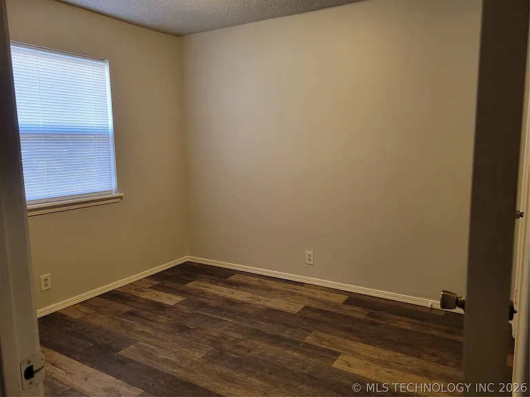 4805 W Charleston St — Photo 11