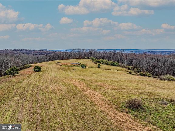 4th image of Forever View Ln