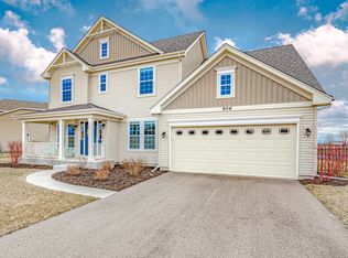 906 Bailey Rd, Sycamore, IL 60178