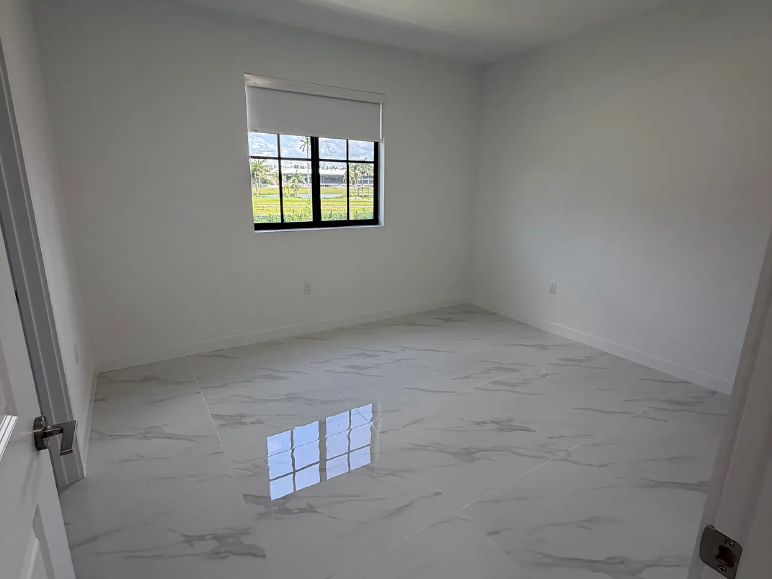 2 bed, 1100 sqft, $2,660 — Photo 2