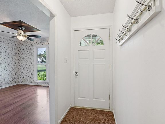3rd image of 390 Blair Dr