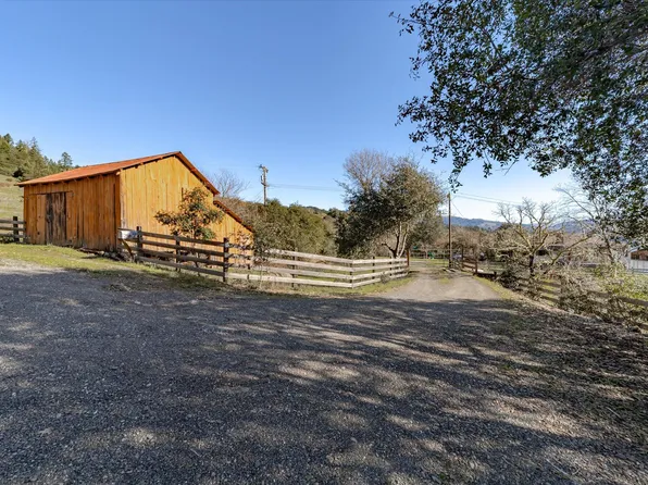 9198 Fort Seward Rd, Blocksburg, CA 95514