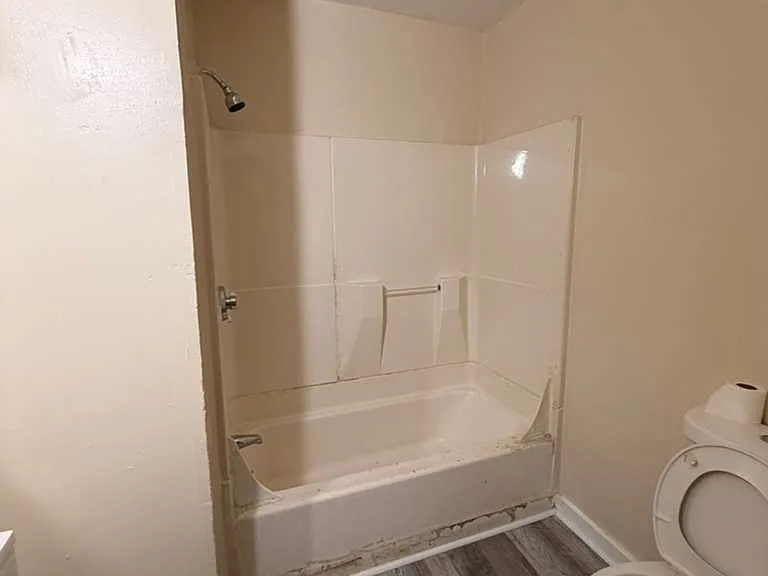 116-124 Sargeant St #3R — Photo 5