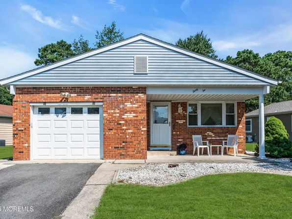 32 Paradise Boulevard, Toms River, NJ 08757