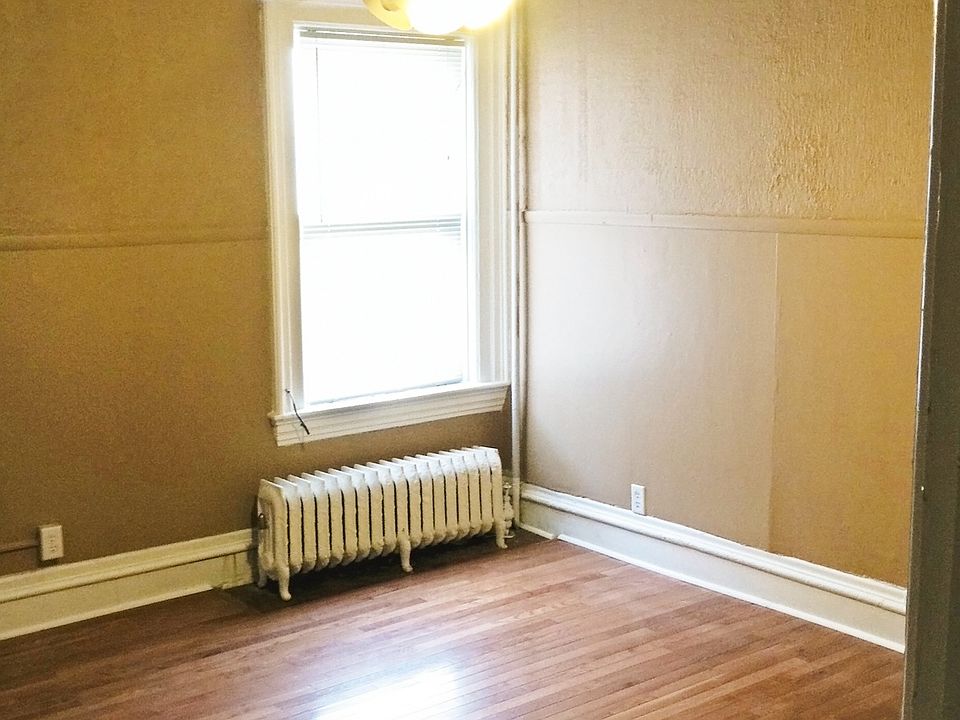 Bedroom #1