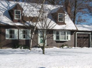 51 Glendale Cir, Windsor Locks, CT 06096