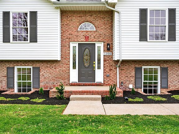 5th image of 1300 Bluebonnet Dr