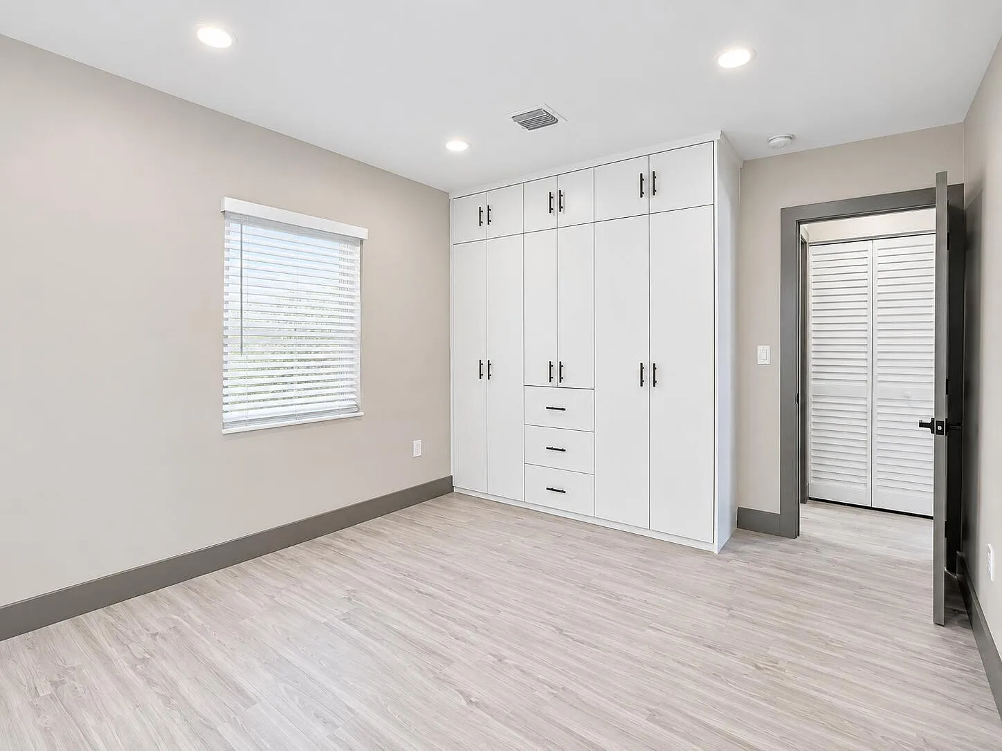 2 bed, 1.0 bath, 850 sqft, $2,200 — Photo 3