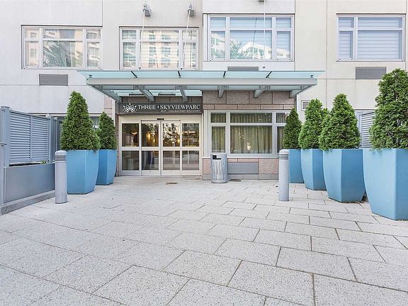 5th image of 4022 College Point Blvd APT 8K
