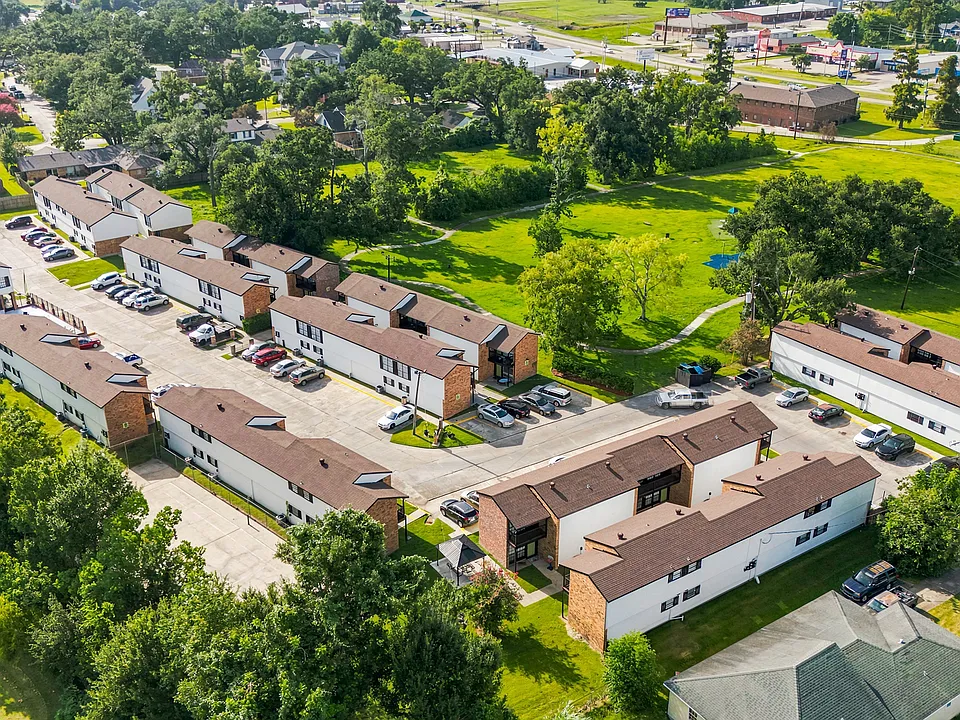 Crestwood Apartments