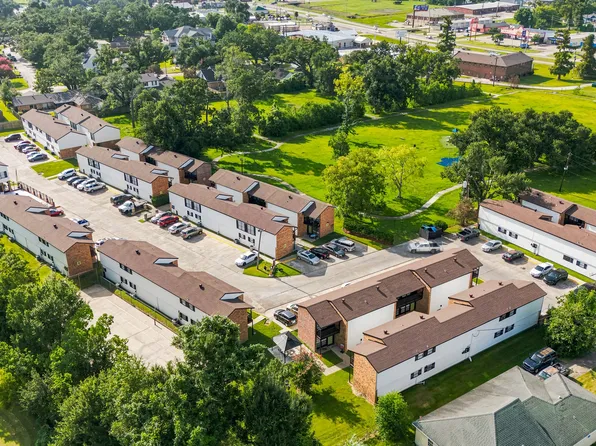 Crestwood Apartments