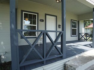 201 4th St, Honey Grove, TX 75446