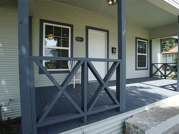 201 4th St, Honey Grove, TX 75446