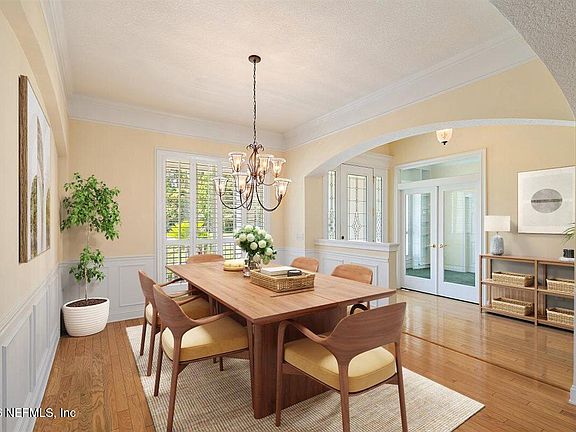 4th image of 140 WOODLANDS CREEK Drive