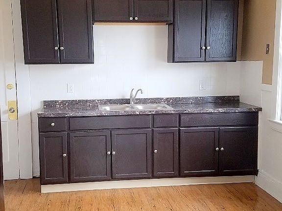 5th image of 11425 Parkview Ave