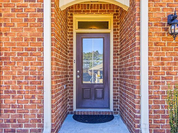 2nd image of 108 Oak Path Ln