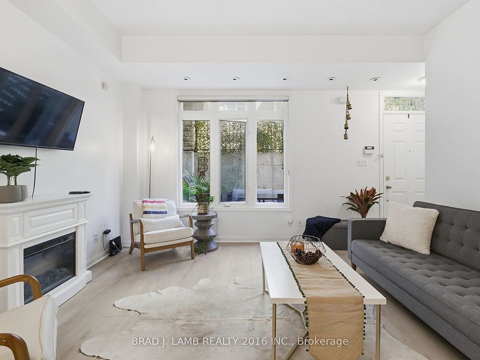 1st image of 80 Carr St #29