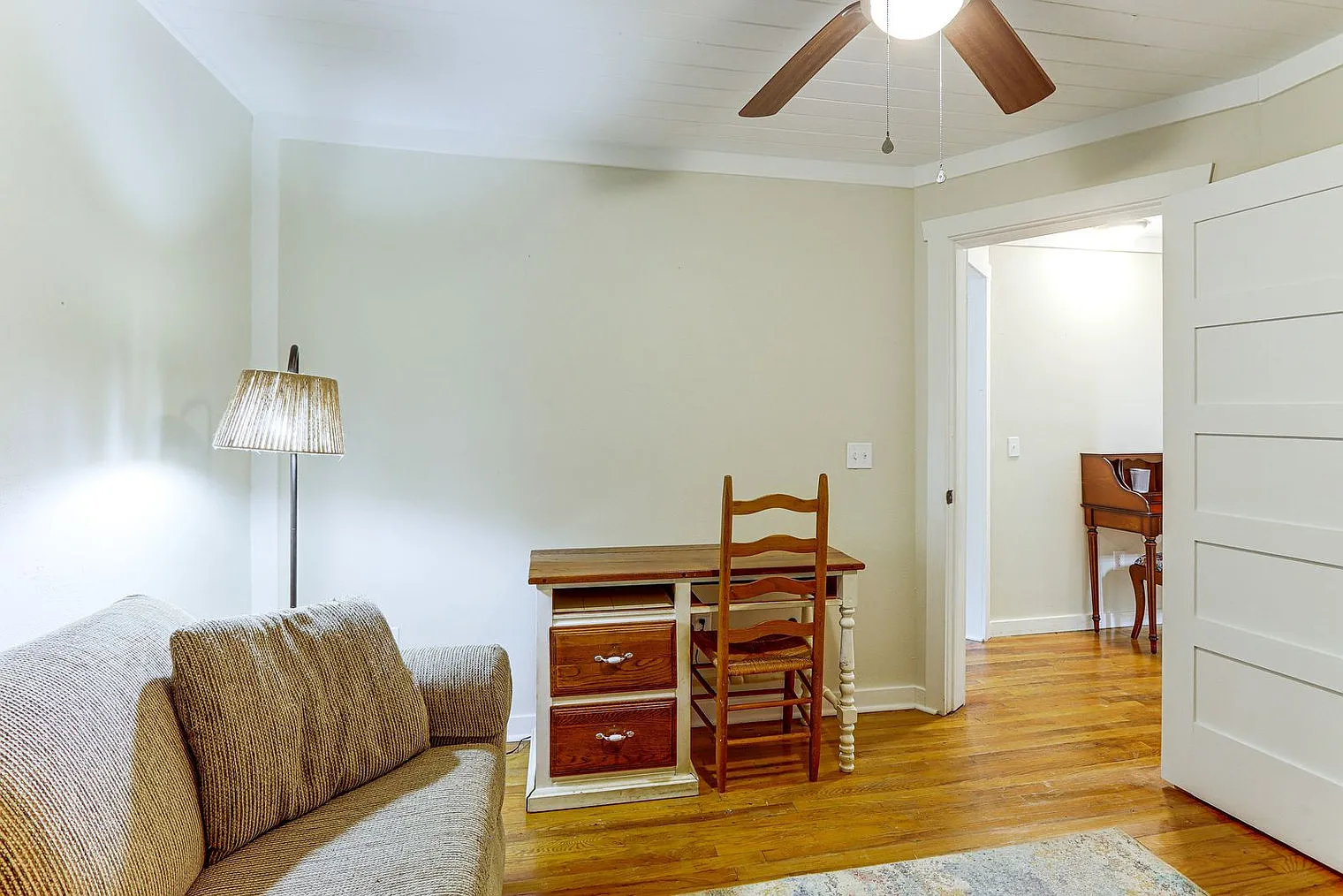 3 bed, 2.0 bath, 1410 sqft, $2,870 — Photo 4