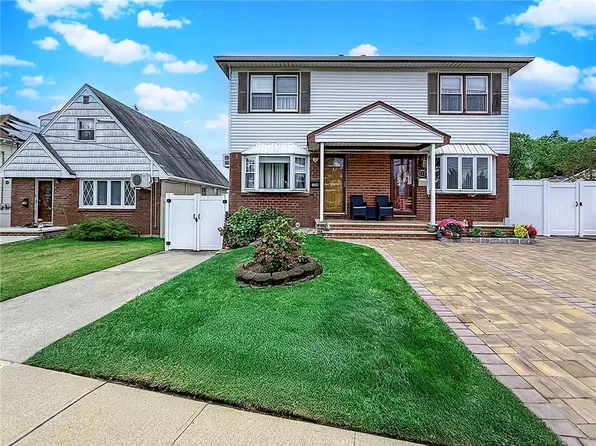 126 Tysens Ln, Staten Island, NY 10306