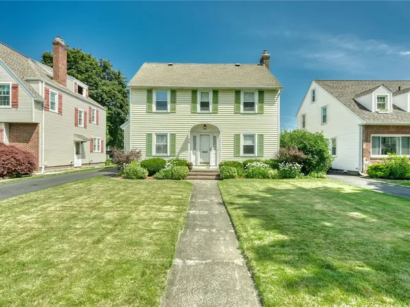 136 Hoover Rd, Rochester, NY 14617