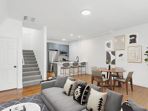 2nd image of 1827 N Wilcox Ave #112
