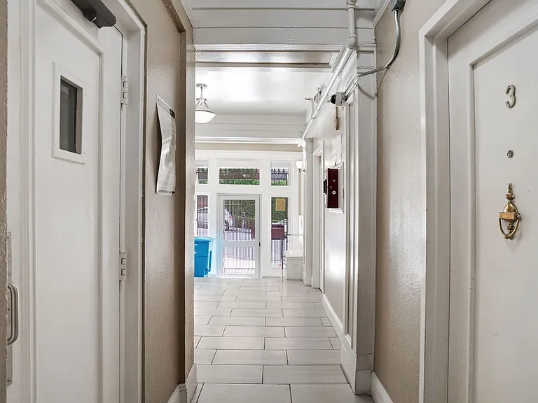 621 Taylor St — Photo 44