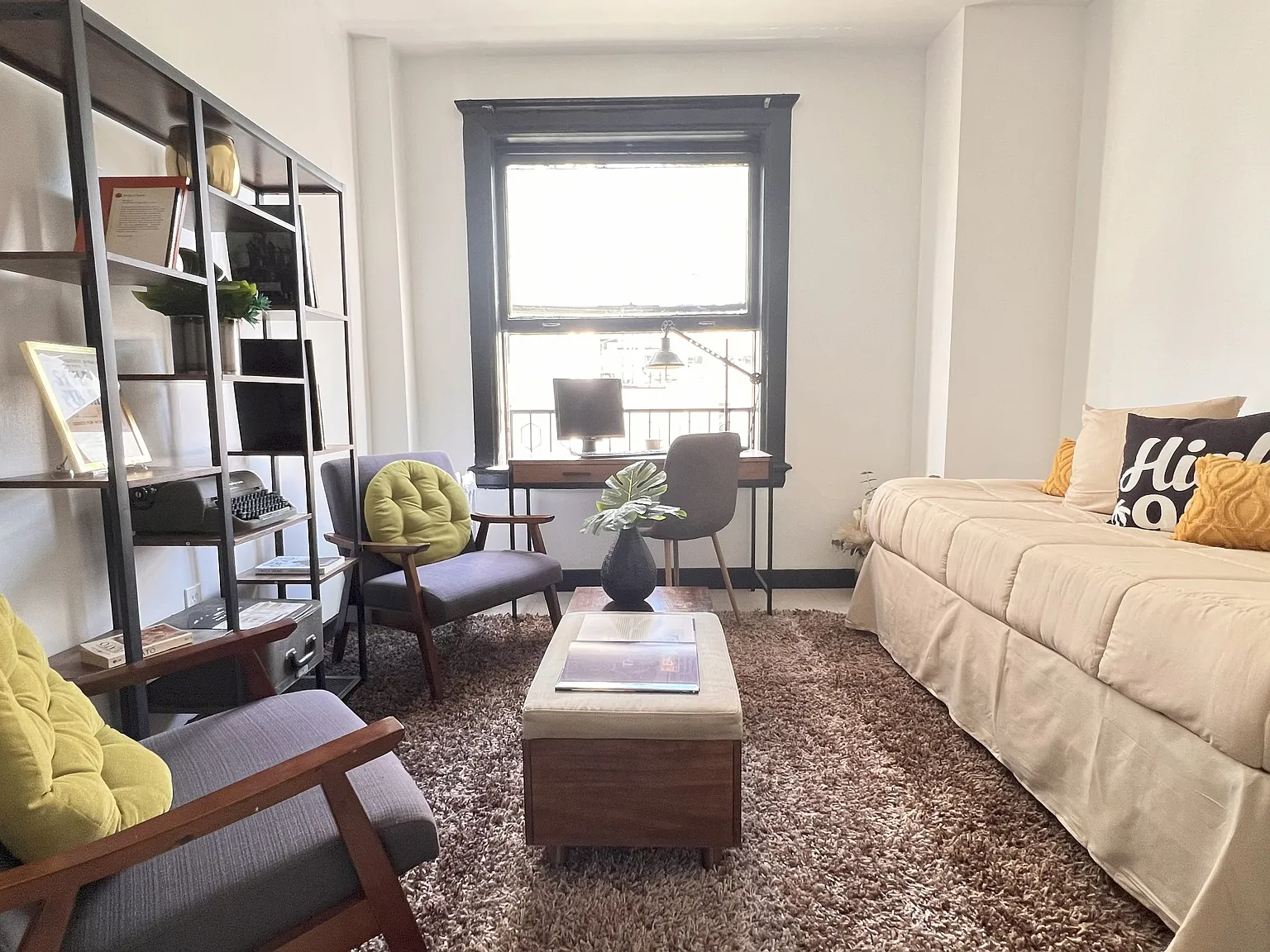 Hayward Manor Apartments — Photo 3