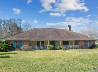 15515 Pinewood Dr, Pride, LA 70770