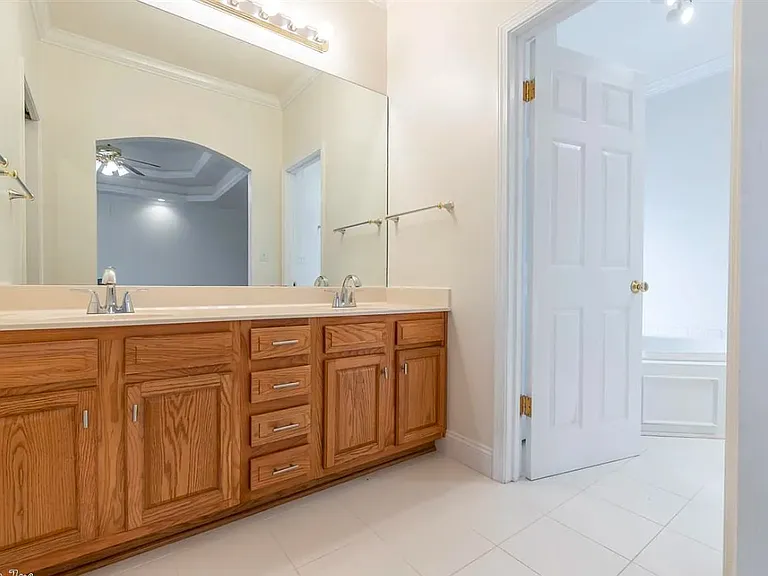 11163 Southridge Dr — Photo 4