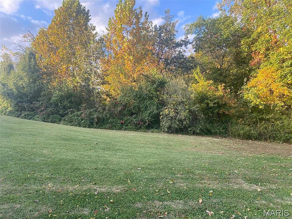 1st image of 3 Summerfield Ln