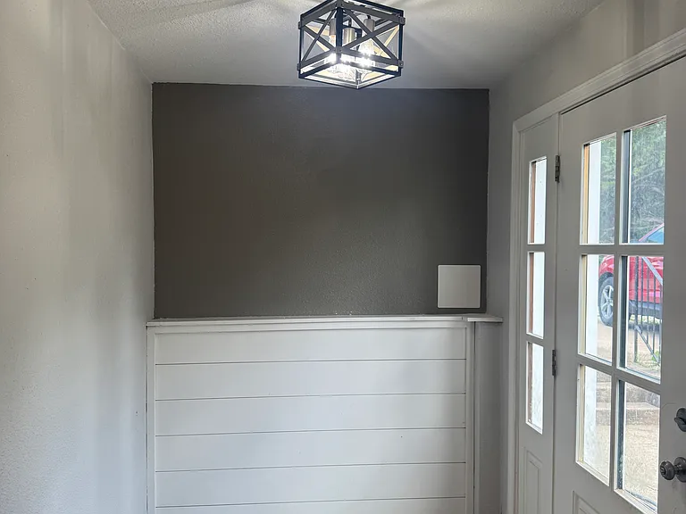 13916 Radford Ln — Photo 7