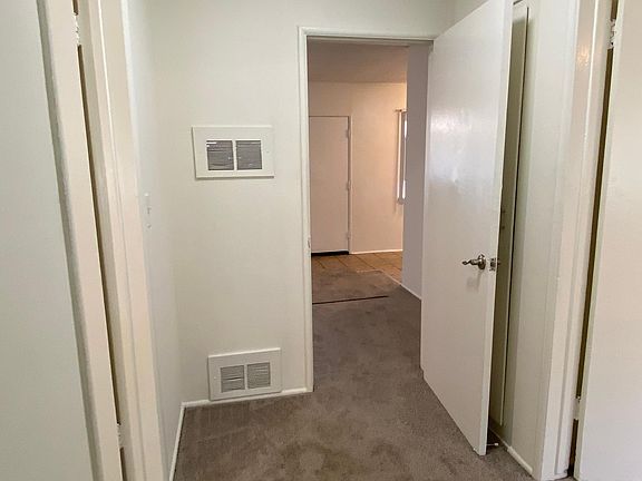 4th image of 1723 Grismer Ave #B31